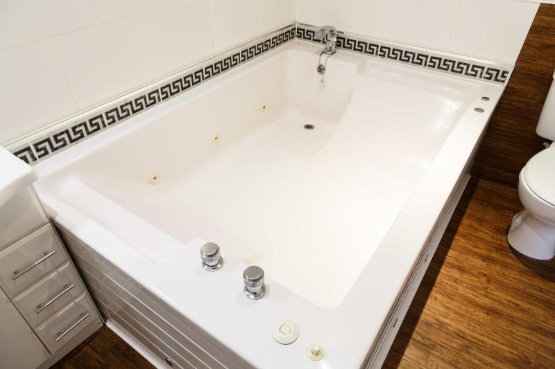 Premium Double Room image 3