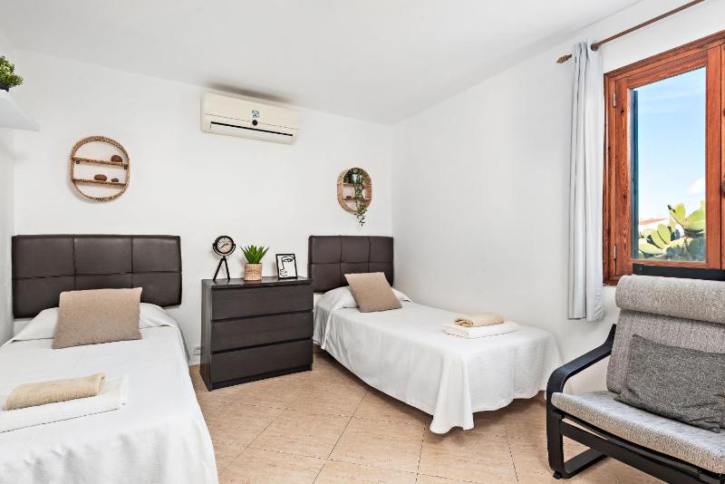 Nuriana 4 bedroom villa Calan Blanes - image 13