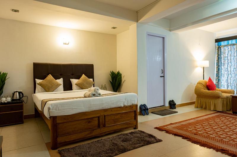 Blissful Stay 2-min drive from MG Market - image 4