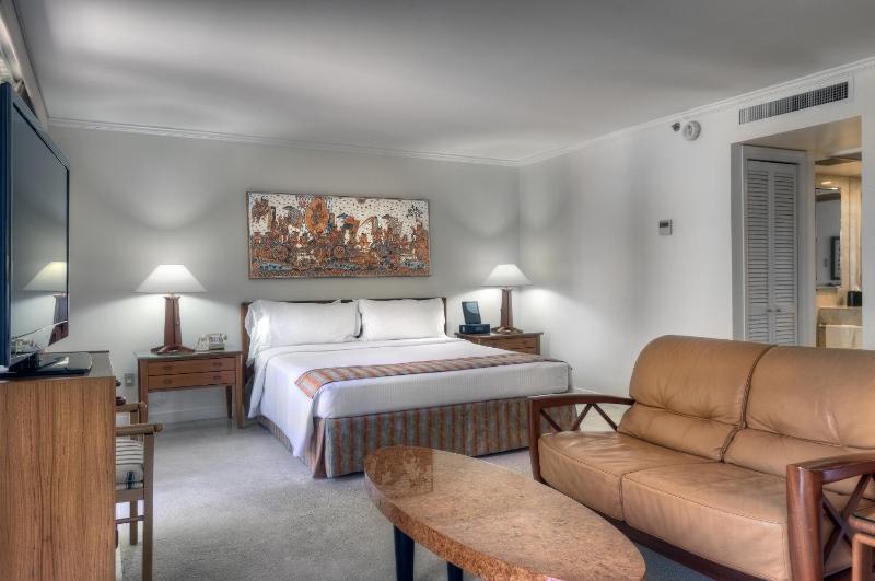 Executive Suite with Steam Shower image 3