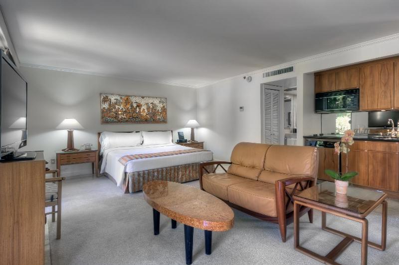 Executive Suite with Steam Shower image 2