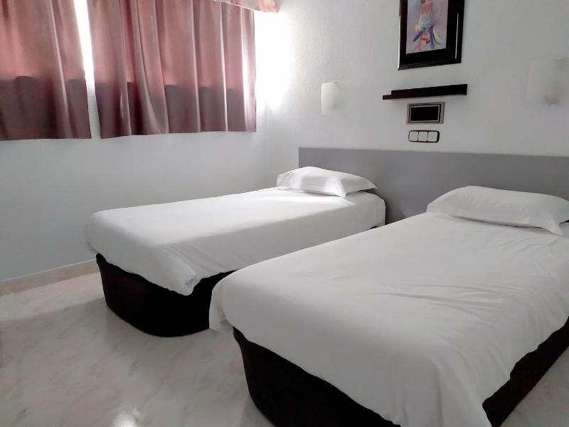 Double Room image 1