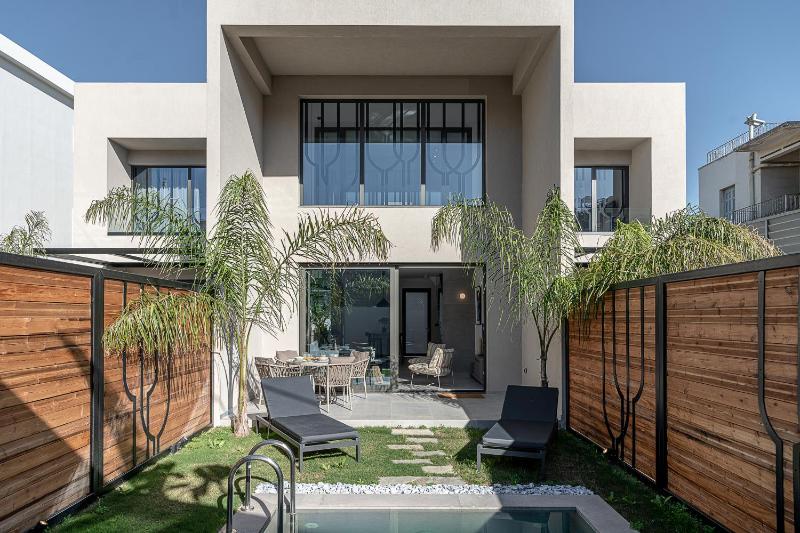 JnV Luxury Villas - Urban oasis by etouri - image 3