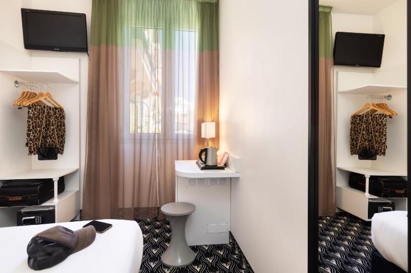 Standard Double Room  image 3