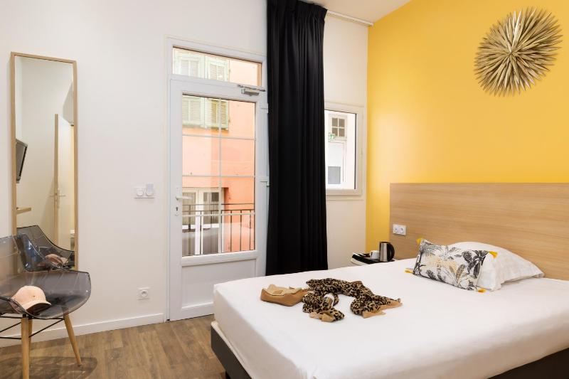 Deluxe Single Room image 1