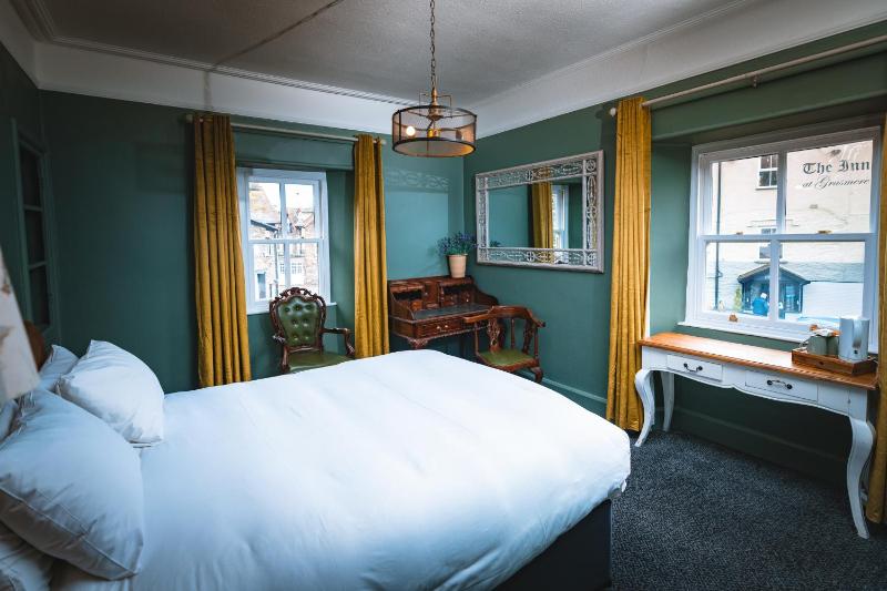 Classic Double Room image 2