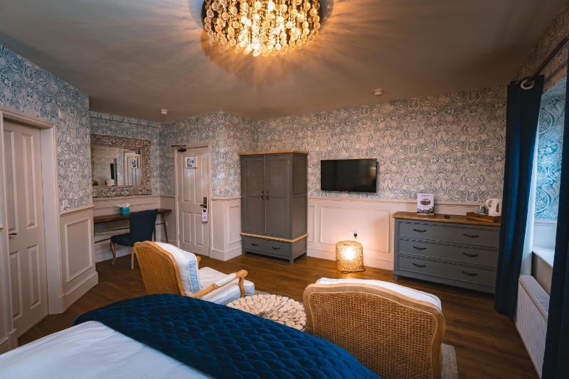 Deluxe Double Room image 3