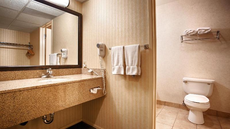 Standard Double Suite with Two Double Beds and Sofa Bed - Non-Smoking image 2