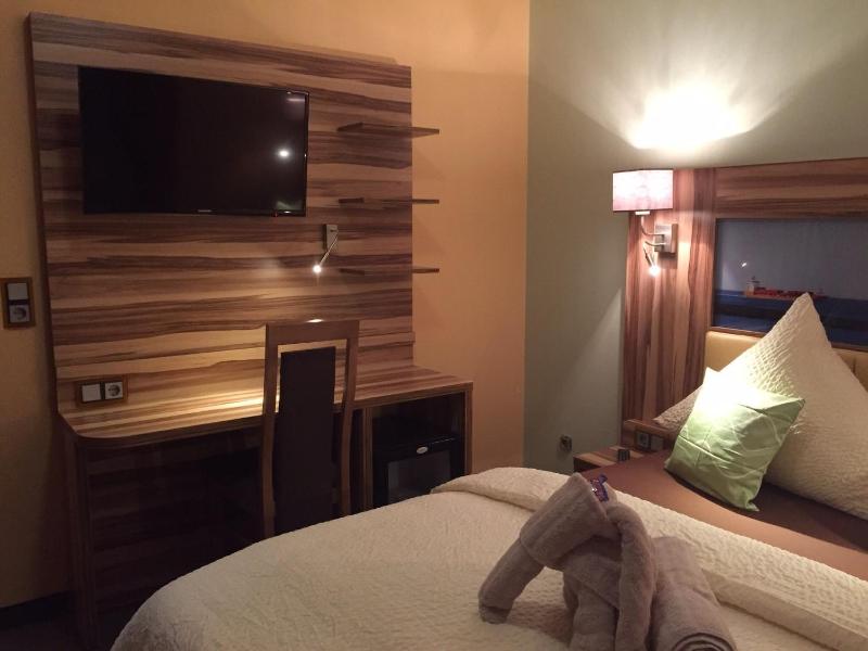 Double Room image 1