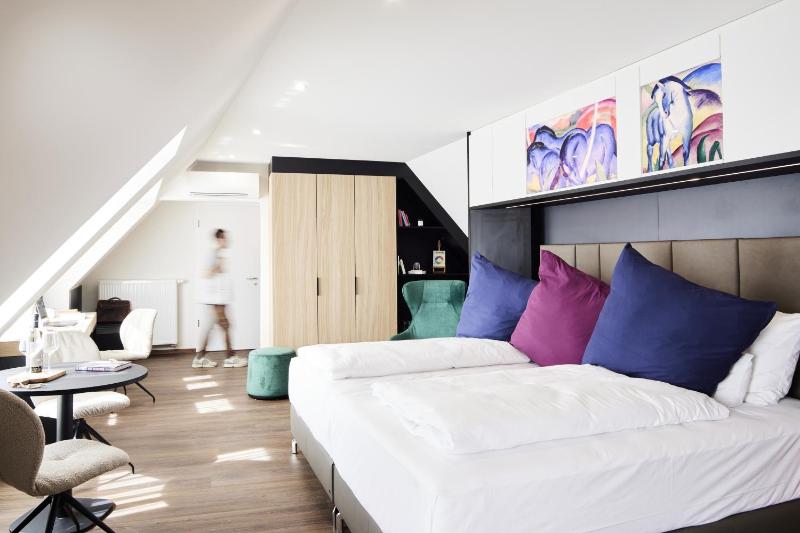 Design- und Kunsthotel München - image 11