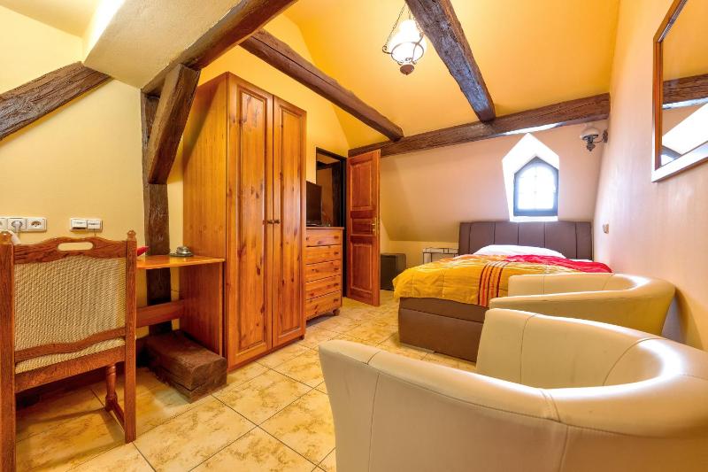 Economy Single Room image 4