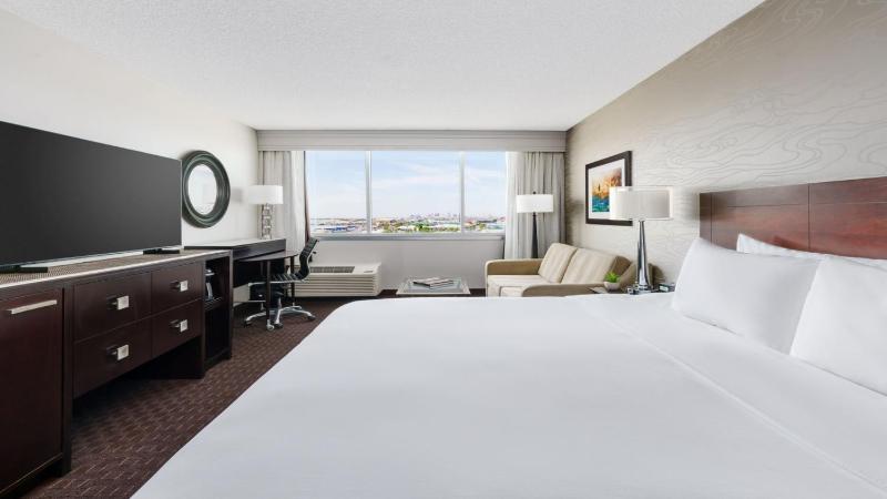 Crowne Plaza Phoenix Airport - PHX By IHG - image 40