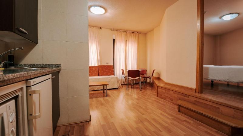 Apartment (3 Adults) image 3