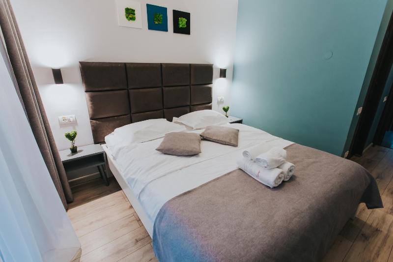 Double Room with Mountain View image 3