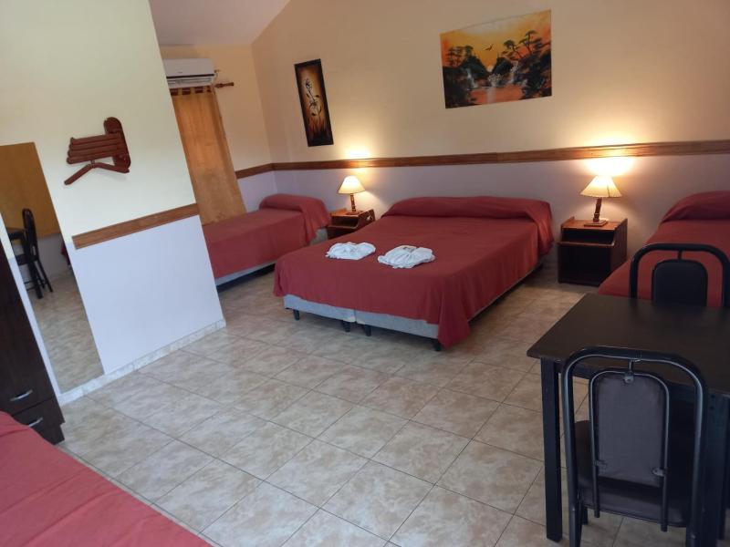 Deluxe Double or Twin Room image 2
