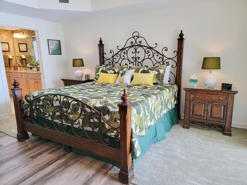 2307 Royale Palms condo - image 3