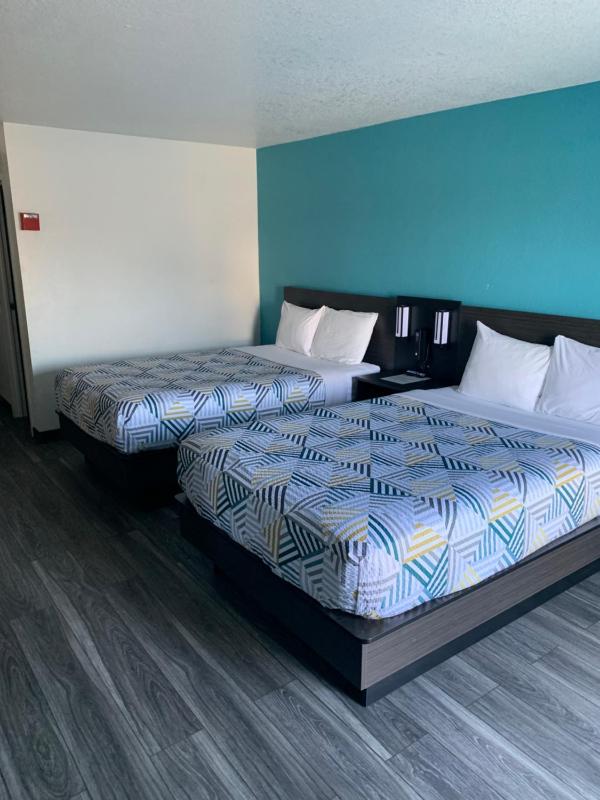 Quadruple Room - Non-Smoking image 4