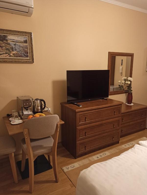 Home Sweet Rental - image 14