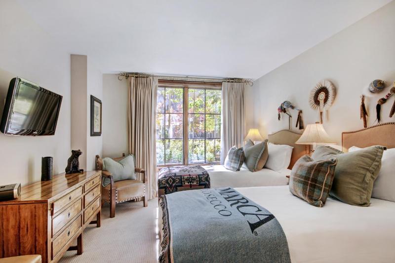 Two-Bedroom Suite image 4