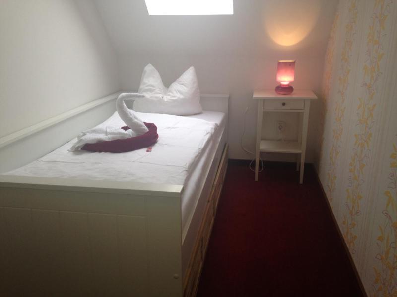 Single Room image 3