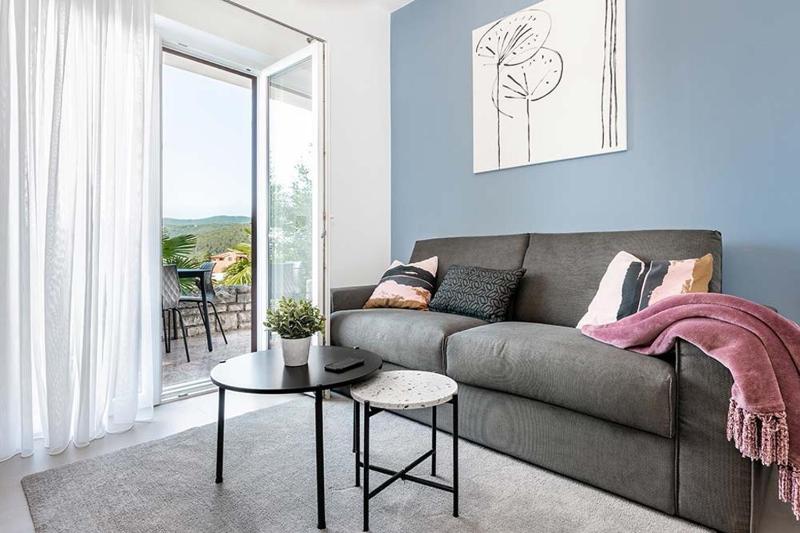 One-Bedroom Apartment with Terrace and Sea View image 1
