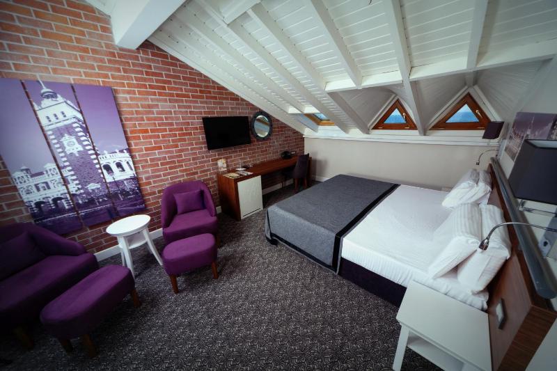 Roof Deluxe Room with Sea View image 3