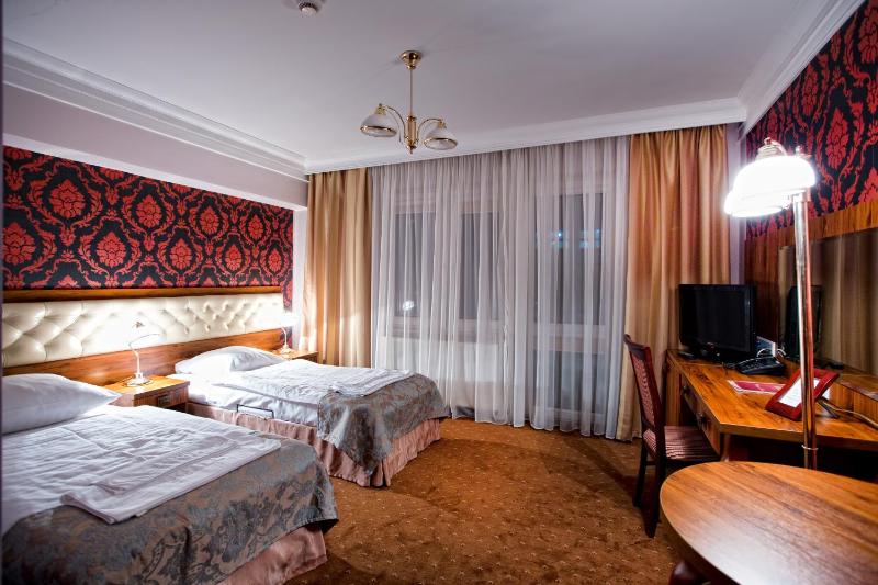 Double or Twin Room image 4