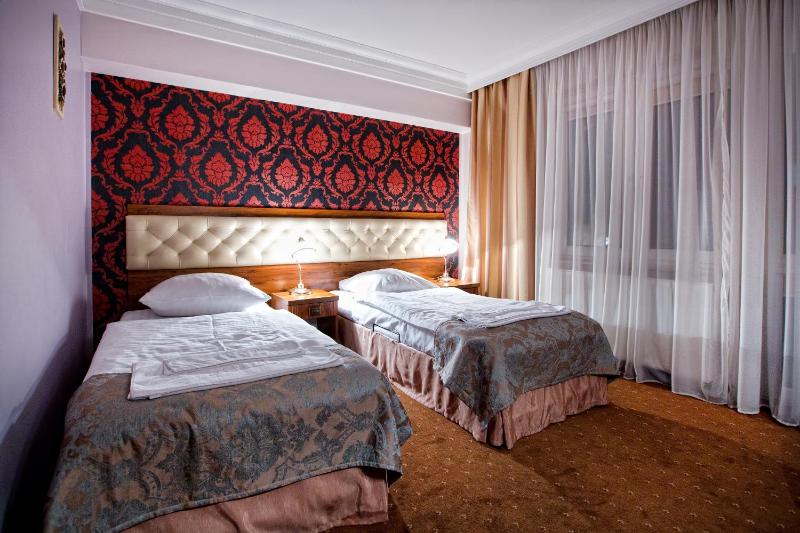 Double or Twin Room image 2