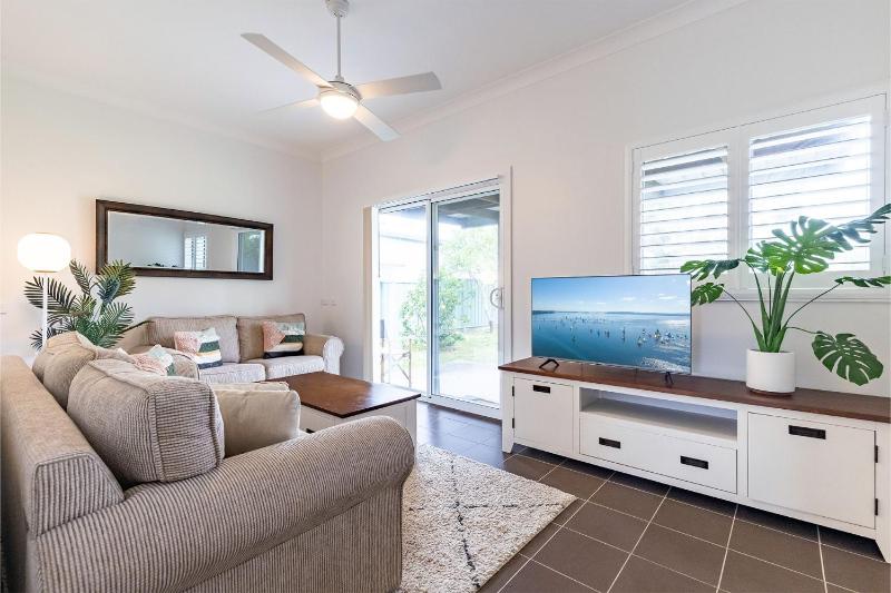 Shoalz Renovated Cottage and Boat Parking - image 32