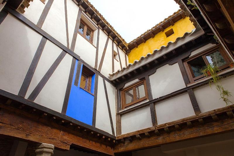 Apartamentos del Casco - image 13