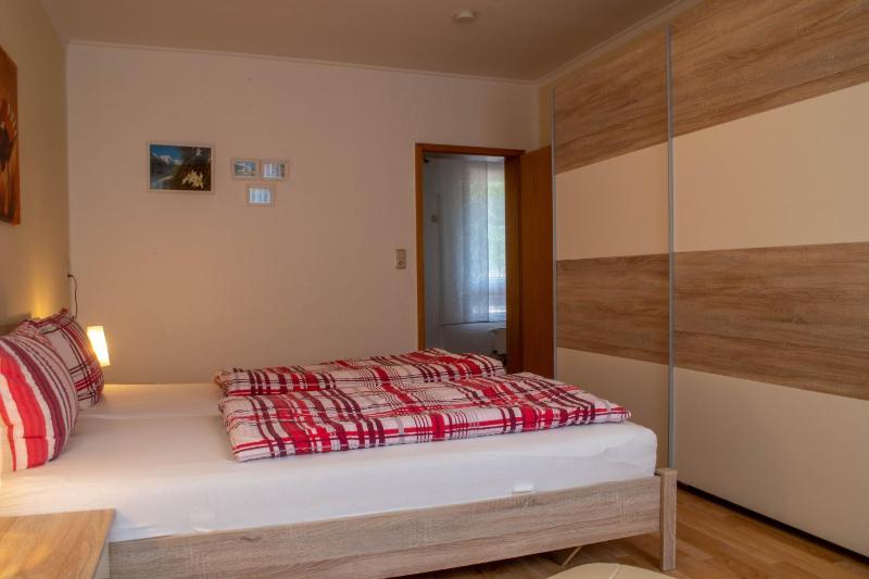 Ferienwohnung am Fuße des Schlosses - image 4