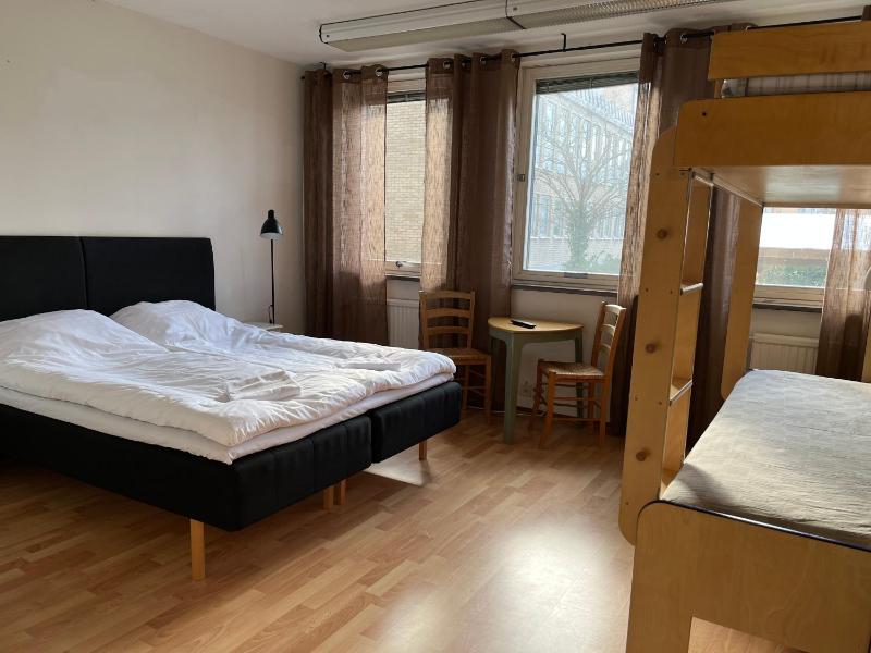 Quadruple Room with Shared Bathroom image 4