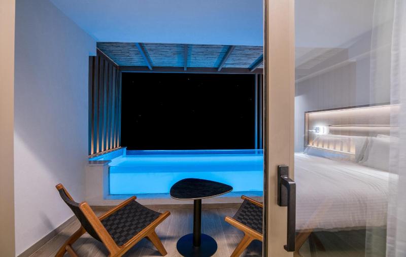 Dazzling Blue Plunge Pool image 1