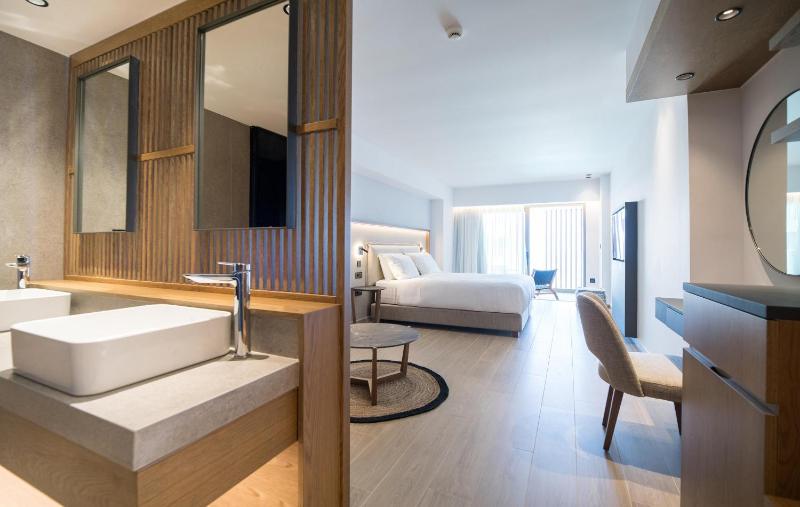 AKASHA Beach Hotel & Spa - image 10