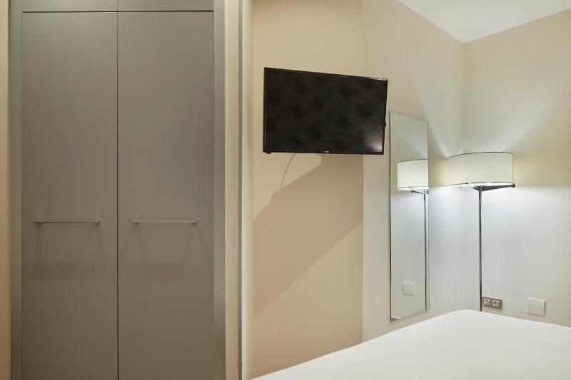 Interior Double or Twin Room image 2
