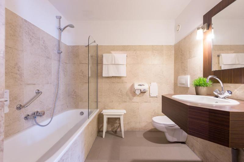 Superior Double Room incl. indoor pool and sauna access  image 4