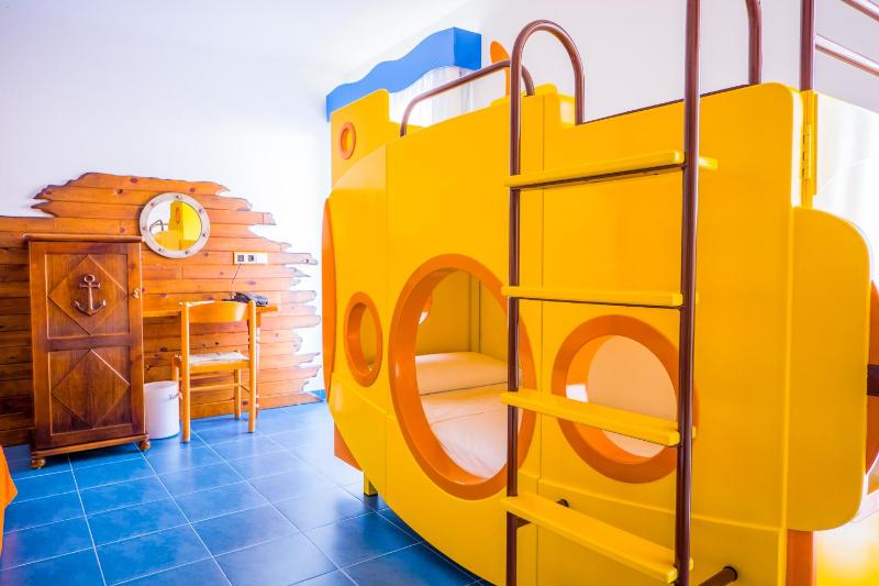 Thematic Room  (2 Adults + 2 Children) image 3