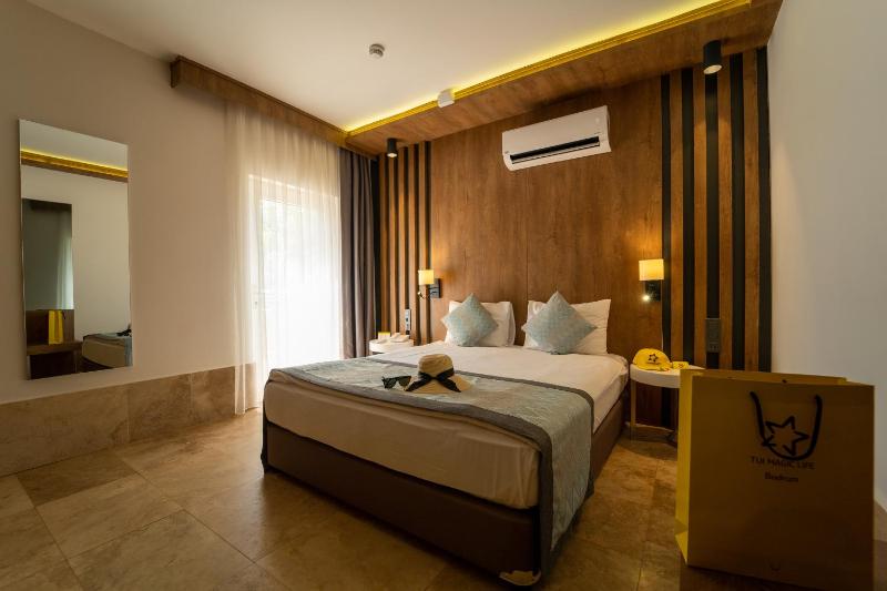 Superior Double Room image 3