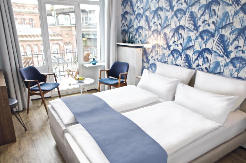 Double Room image 1