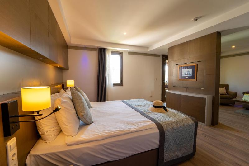 Junior Suite image 2