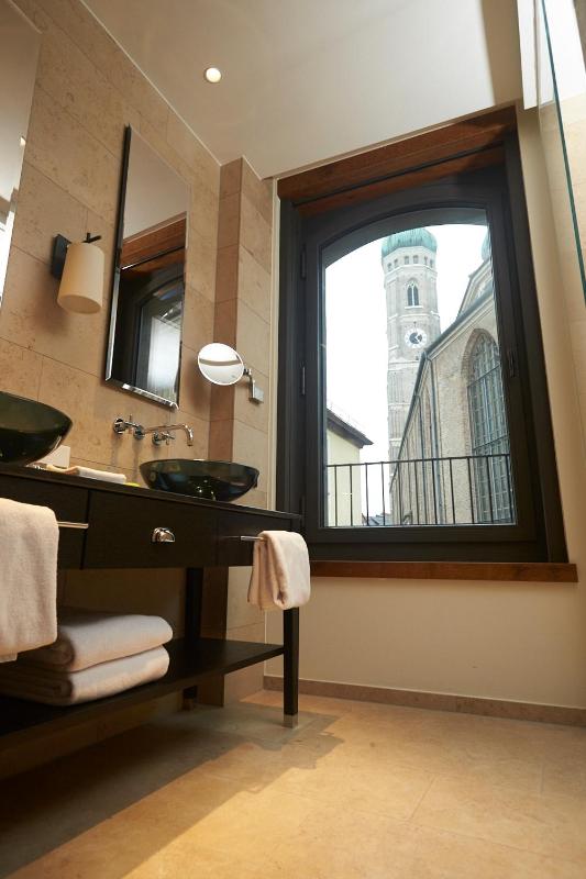 Deluxe Junior Suite image 2