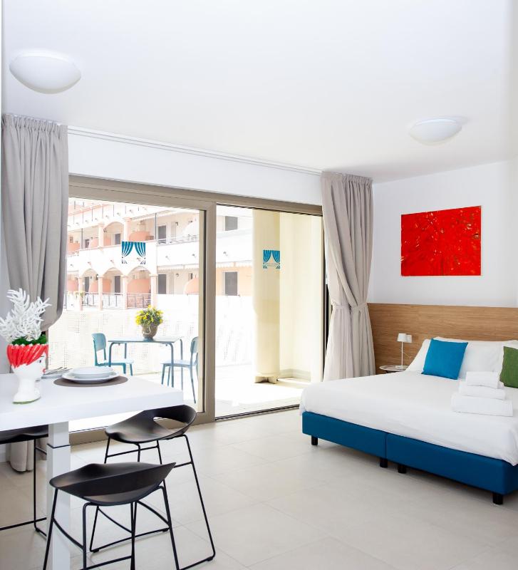 Ariston Teatro Luxury Aparthotel - image 1