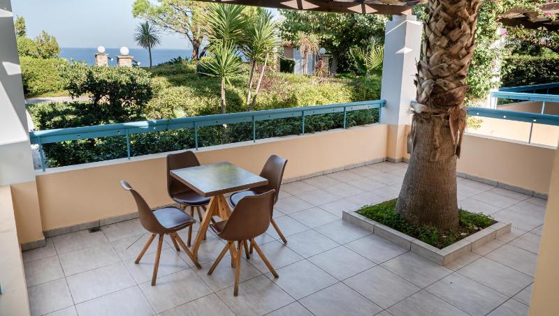 Quadruple Room with Sea View image 4