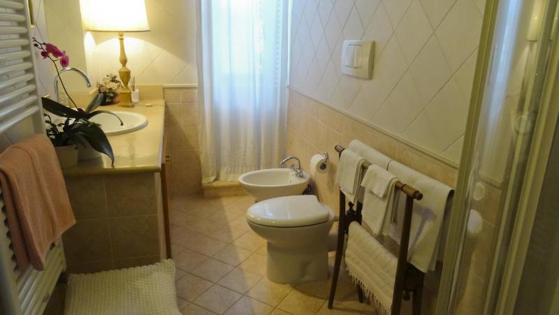 One-Bedroom Apartment image 2