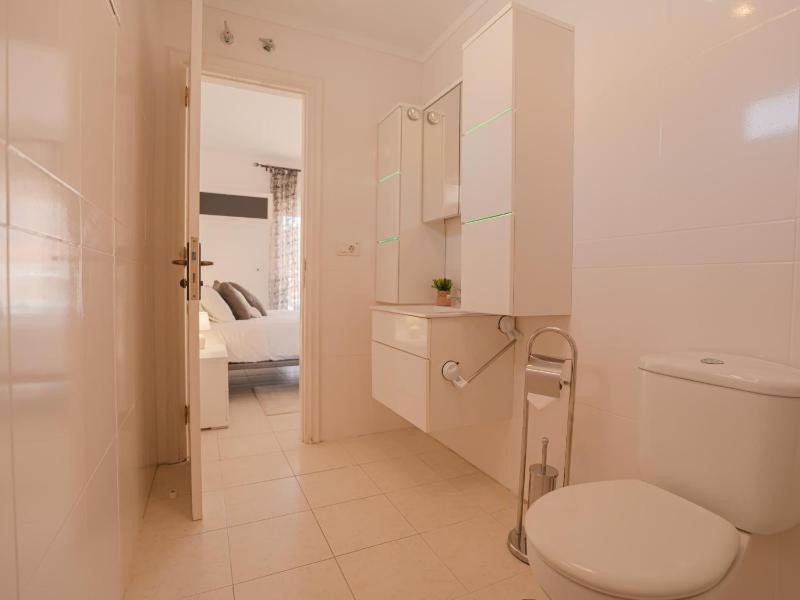 Sea Breezes - Free wifi - Communal pool - image 34