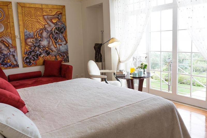 Deluxe Suite with River View image 3