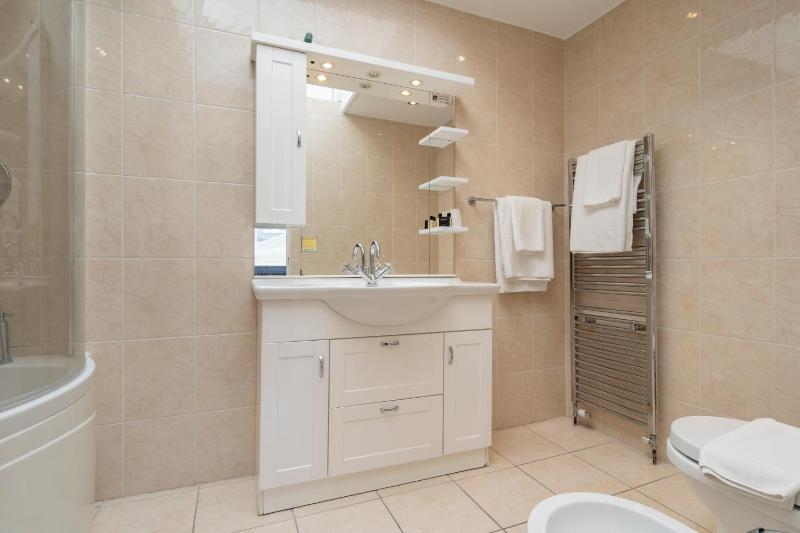 Penthouse Suite image 3