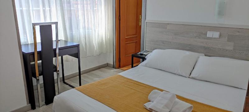 Single Room image 2