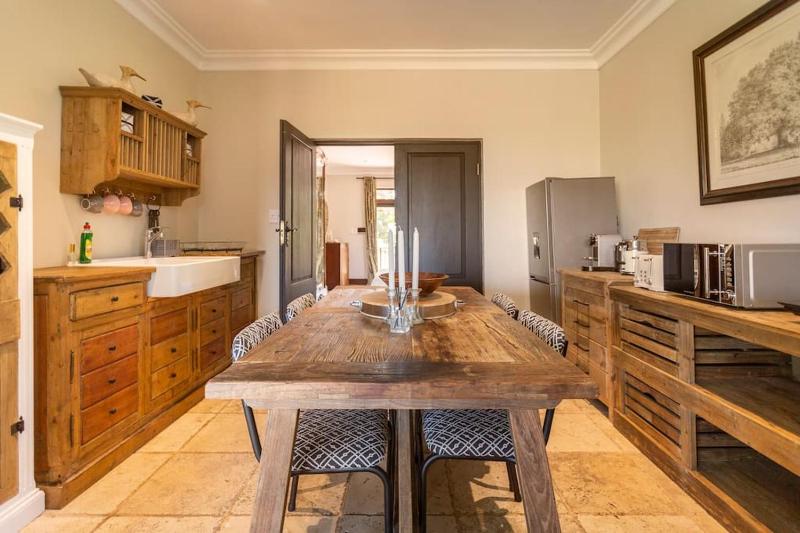 Alphen Drive Apartments - image 9