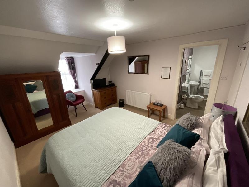 Double Room with Private Bathroom image 1